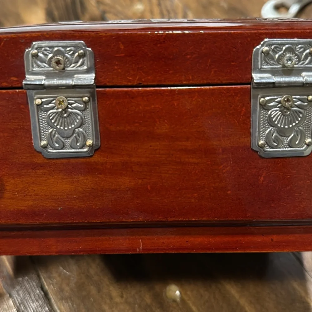 Vintage Asian Musical Jewelry Box with Mother of Pearl Inlay